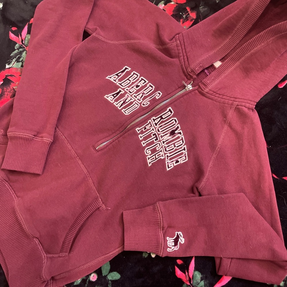 Vintage Abercrombie & Fitch. Maroon size Medium.